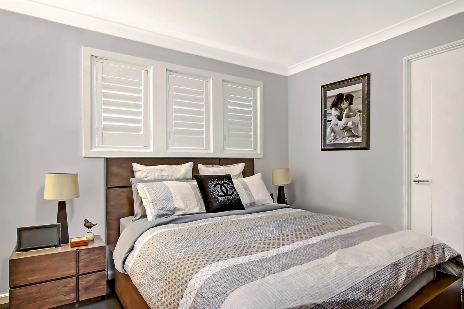 Plantation Shutters vs Curtains and Blinds – Which is Better?
