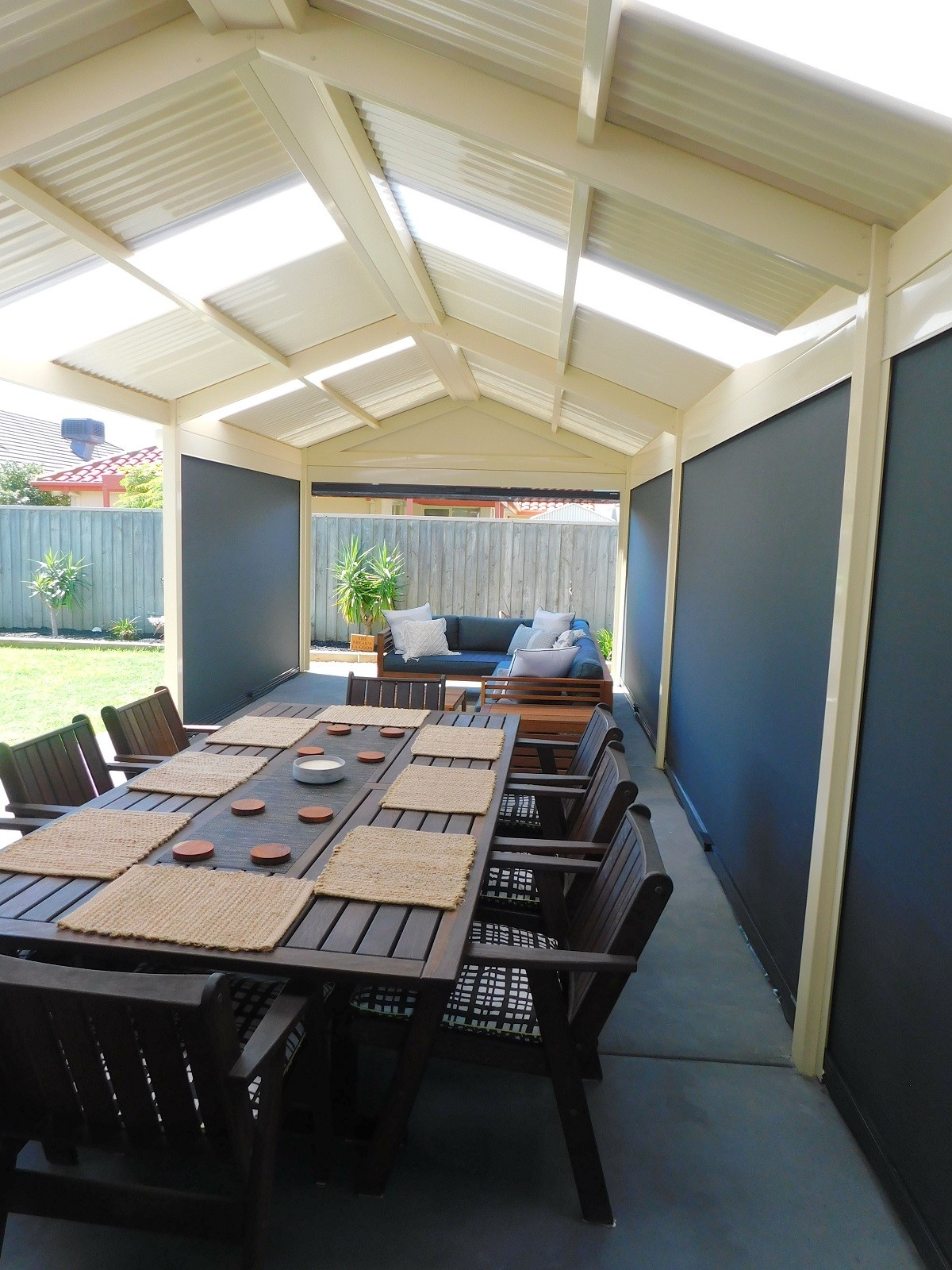 Top Tips for Choosing Outdoor Blinds for Your Home